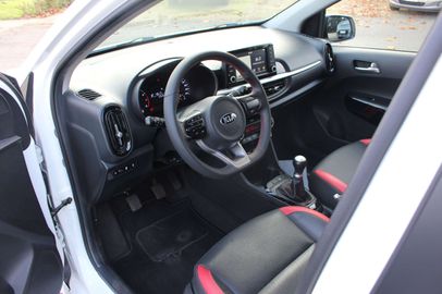 Car image 14