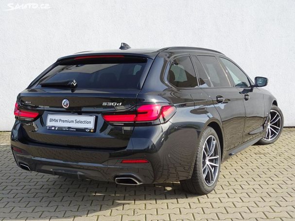 BMW 530d Touring xDrive 210 kW image number 3