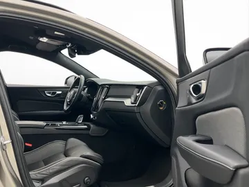 Car image 36