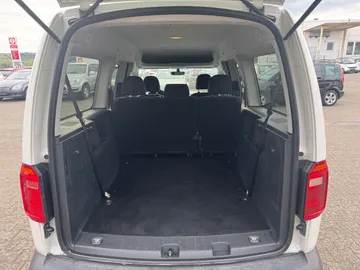 Car image 31