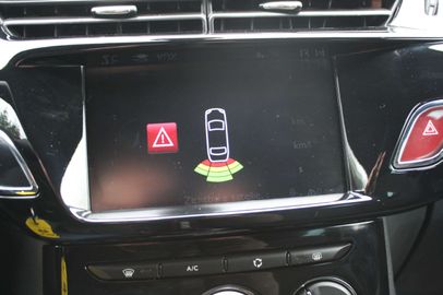 Car image 30