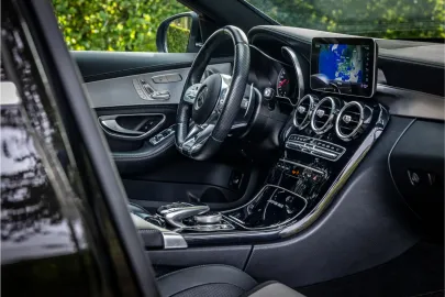 Car image 33