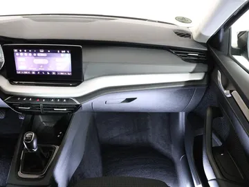 Car image 23