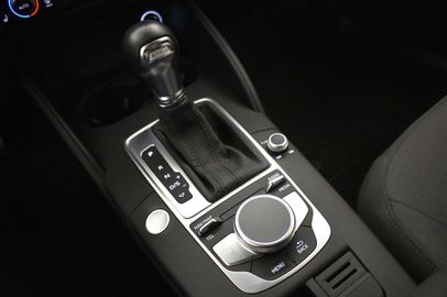 Car image 37