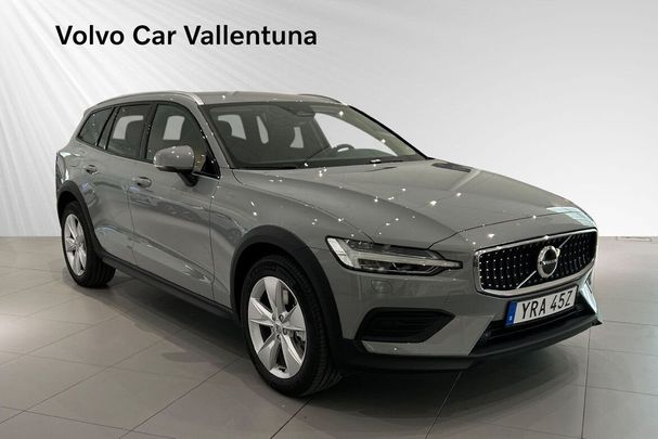 Volvo V60 Cross Country AWD B5 186 kW image number 1