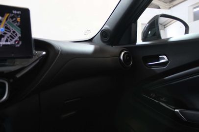 Car image 24