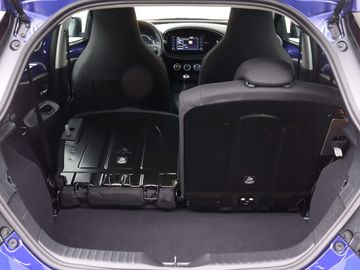 Car image 36