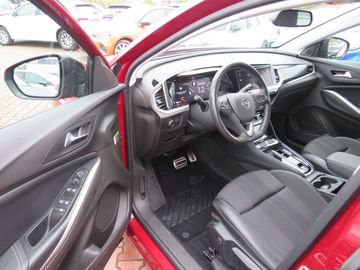 Car image 15