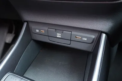 Car image 26