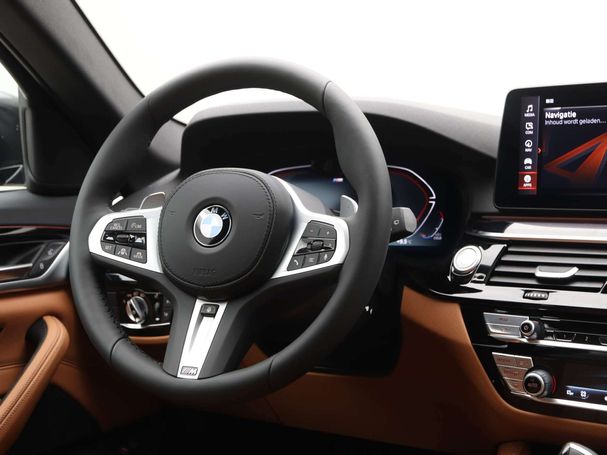 BMW 520i Touring 135 kW image number 2