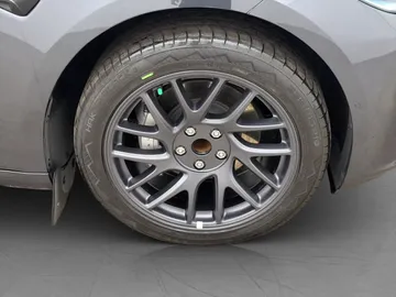 Car image 37