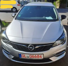 Car image 3