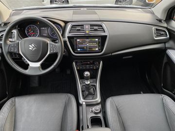 Car image 11