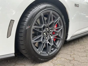 Car image 29