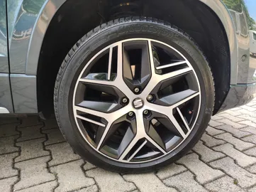 Car image 41