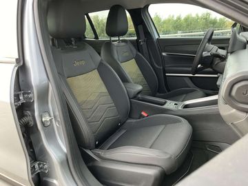 Car image 36