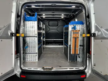 Car image 29