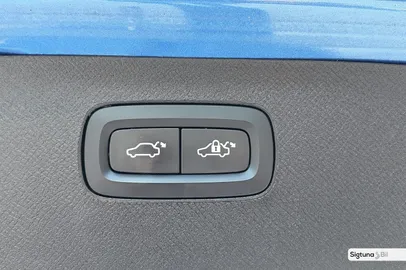 Car image 34