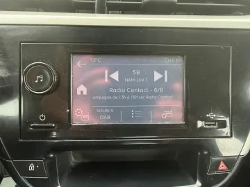 Car image 16