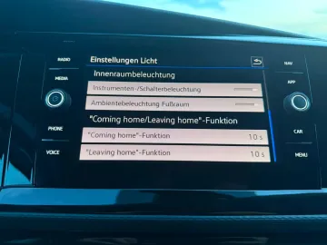 Car image 32