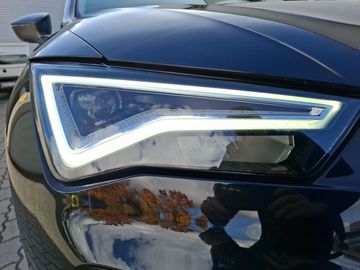 Car image 24