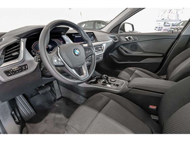 BMW 118i Advantage 100 kW image number 4