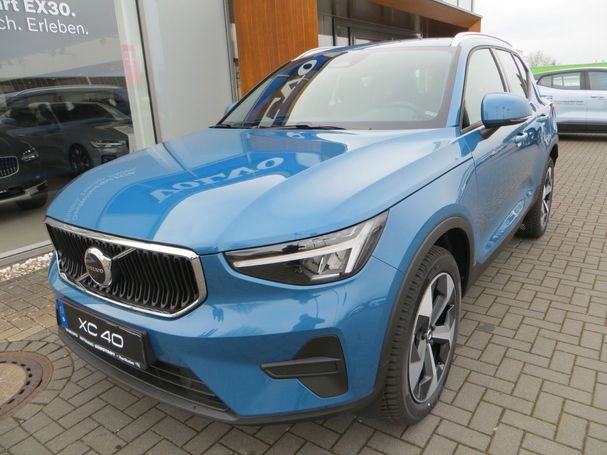 Volvo XC40 B3 Core 120 kW image number 1