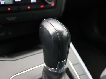 Car image 32