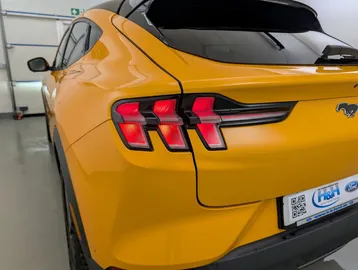 Car image 33