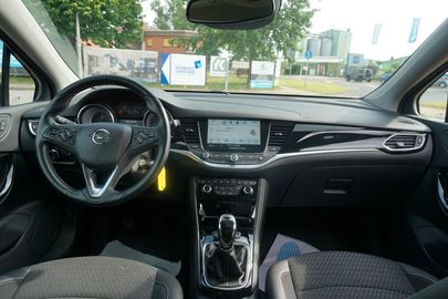 Car image 15