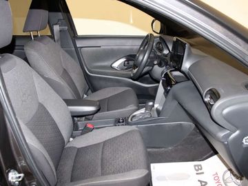 Car image 9