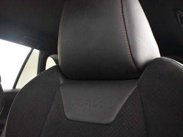 Car image 26