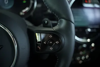 Car image 39