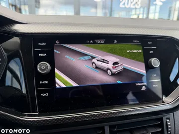 Car image 28