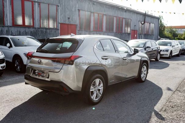 Lexus UX 250h 135 kW image number 18