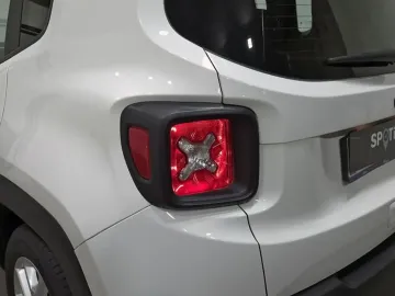 Car image 34