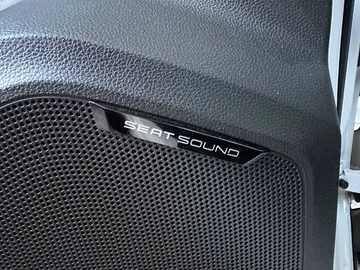 Car image 29
