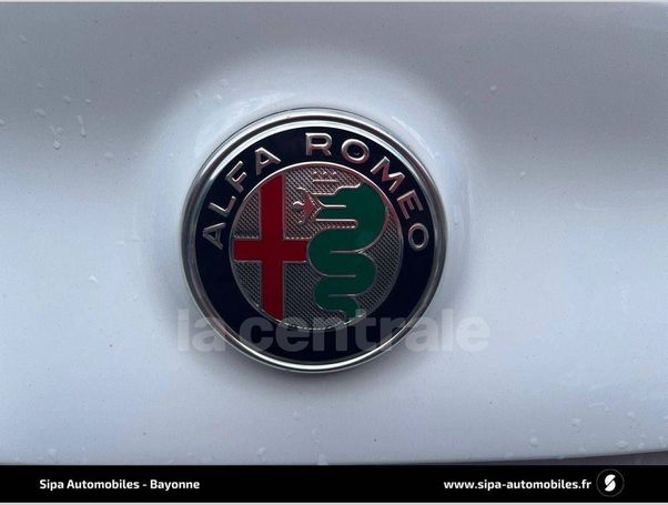 Alfa Romeo Giulia 2.2 AT8 140 kW image number 16