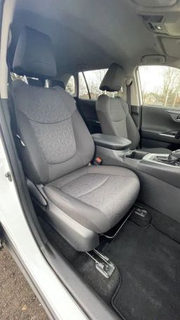 Toyota RAV 4 2.0 4x2 Comfort 127 kW image number 10