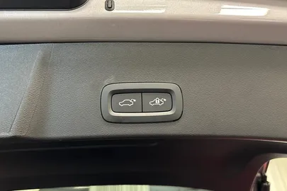 Car image 38