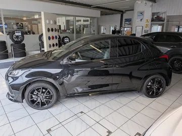 Car image 2