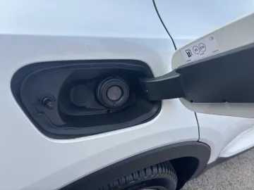 Car image 38