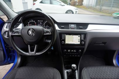 Car image 12