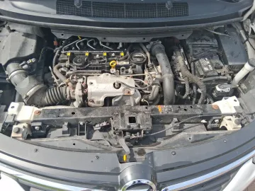 Car image 28