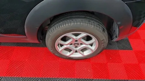 Car image 22