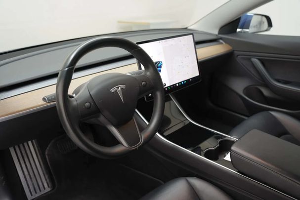 Tesla Model 3 Long Range AWD 258 kW image number 17