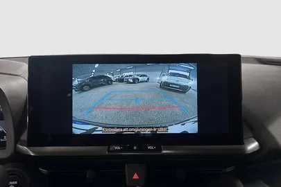 Car image 13