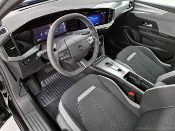 Car image 32