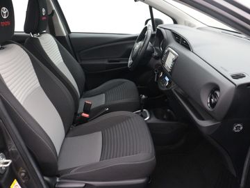 Car image 30