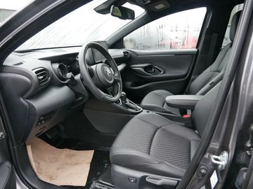 Car image 12